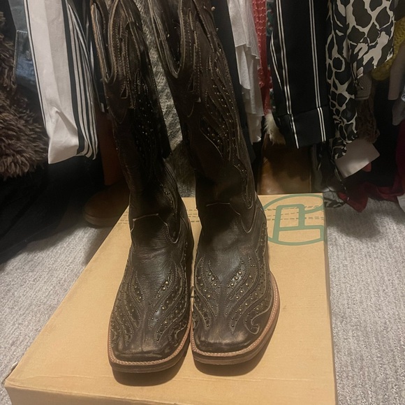 SOLD - Picture 4 of 9